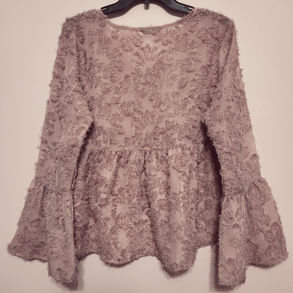 Mauve Sheer Floral Eyelash Babydoll Bell Sleeve Vneck Blouse - Picture 2 of 8